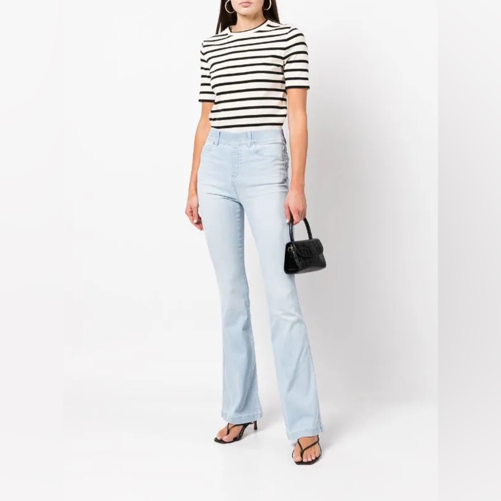 NEW NWT SPANX Flare Jean In Retro Light Wash - Picture 3 of 12